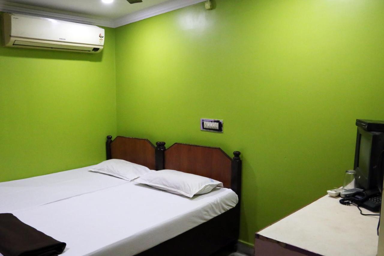 Vani Lodge Visakhapatnam Exterior foto